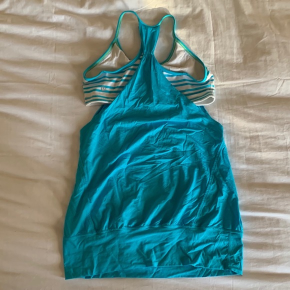 Lululemon Top w/ Built-in Sports Bra - Picture 2 of 2